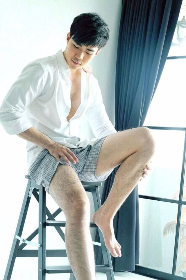 แพ้ชายใส่เสื้อขาว
