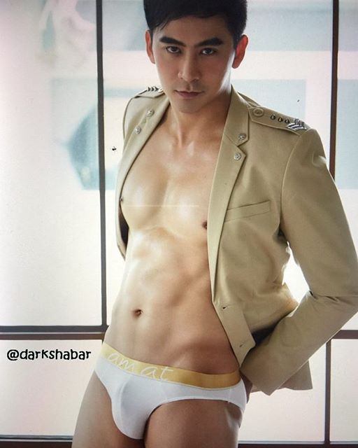 ผู้ชายสีขาว