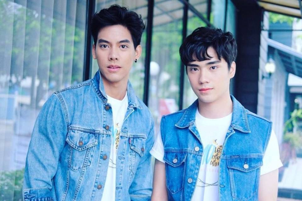 ( ตี๋ )ຂ້ອຍຮັກເຈົ້າໝົດໃຈข້อยฮักเจ้าหมดใจได้ยินบ่,อยากให้( ตี๋ )......