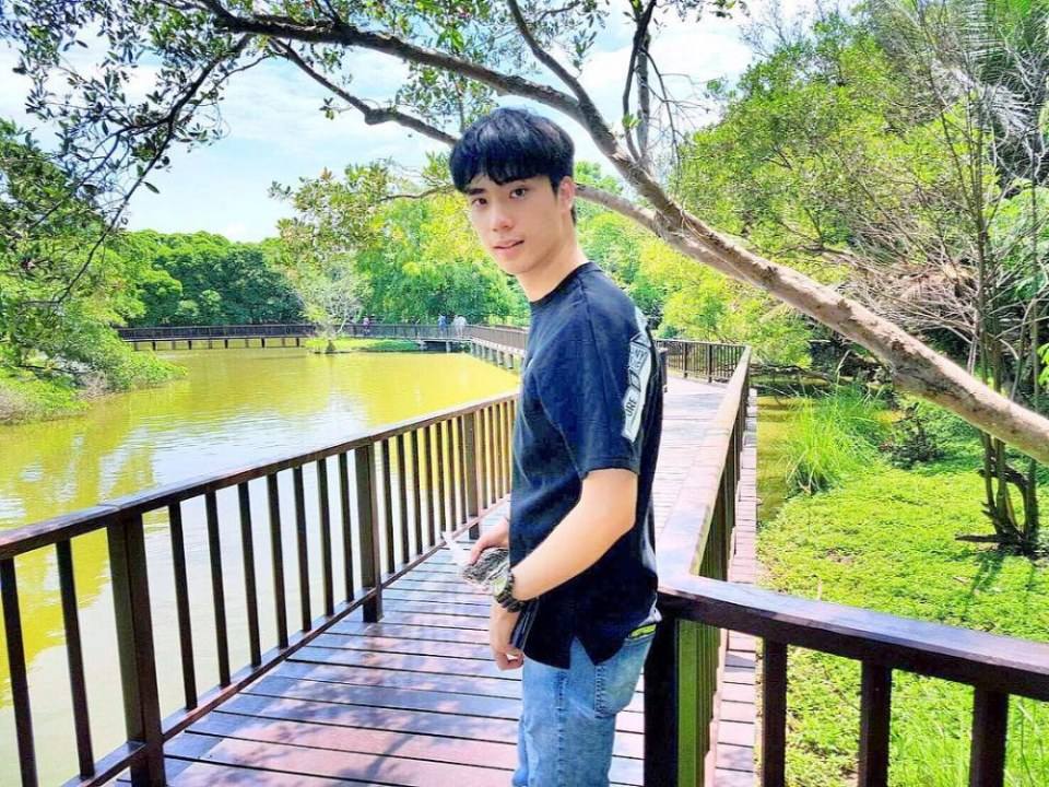 ( ตี๋ )ຂ້ອຍຮັກເຈົ້າໝົດໃຈข້อยฮักเจ้าหมดใจได้ยินบ่,อยากให้( ตี๋ )......