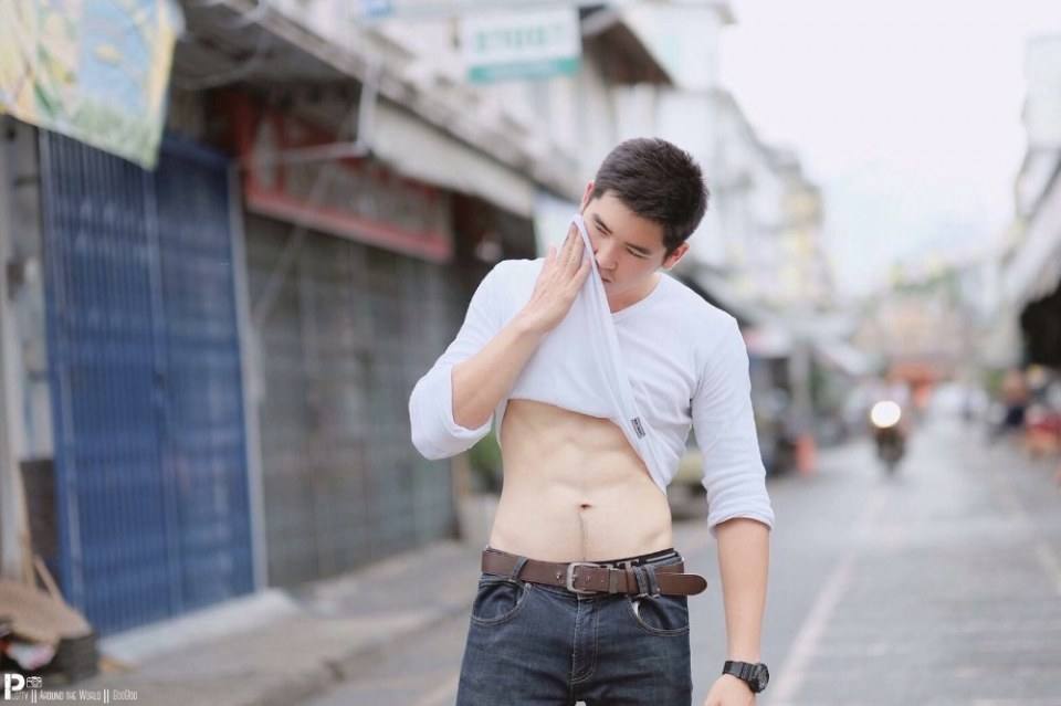 เด็กน้อยขนด๊กดก