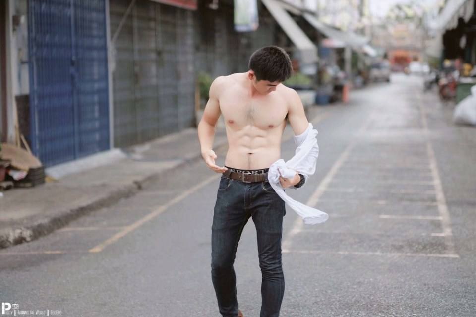 เด็กน้อยขนด๊กดก