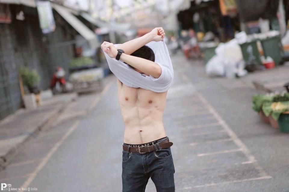 เด็กน้อยขนด๊กดก