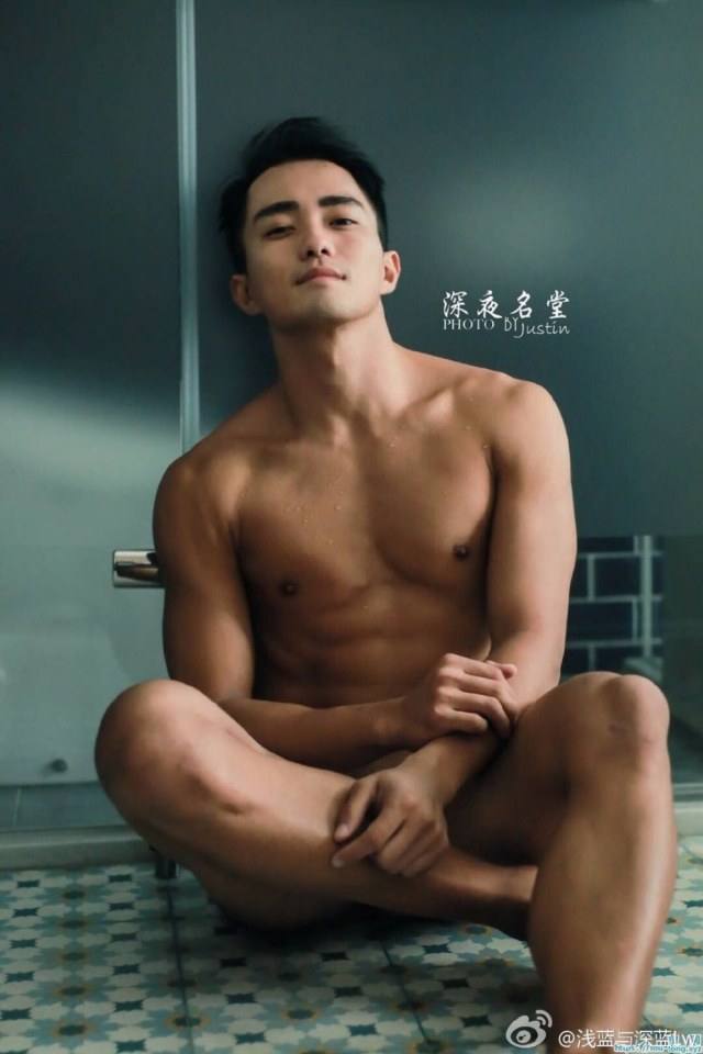 หนุ่มเนื้อแน่นๆ