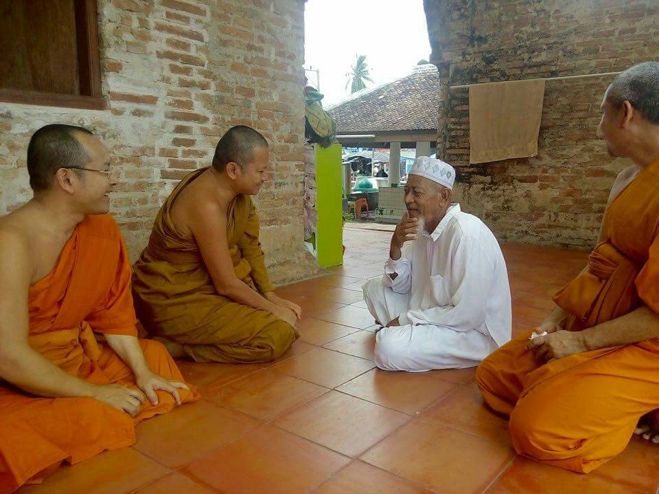 พุทธ คริสต์ อิสลาม