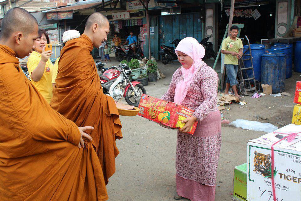 พุทธ คริสต์ อิสลาม