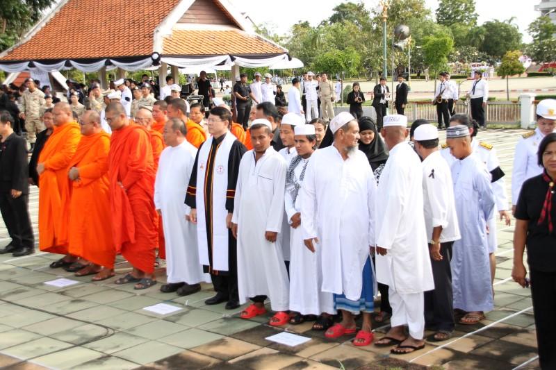 พุทธ คริสต์ อิสลาม