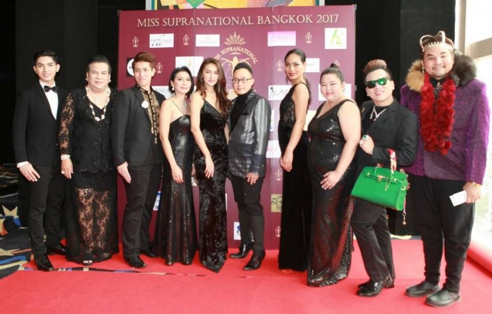 ประธานกรรมการจัดงานประกวด และผู้เชิญรางวัล