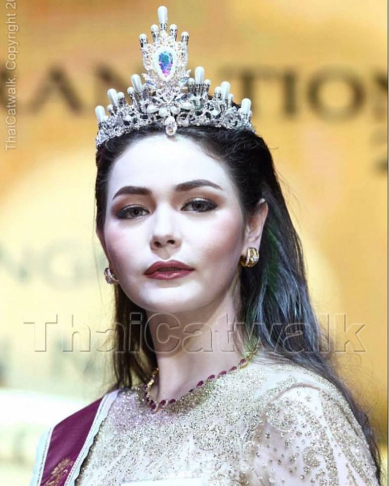พลอยริน Misssupranational sakonakorn ของจริงทั้งหน้า