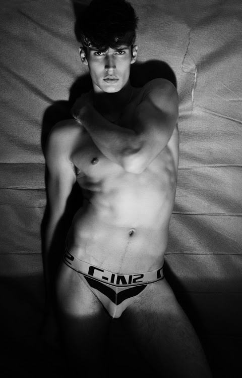 hot male 145 (18+)