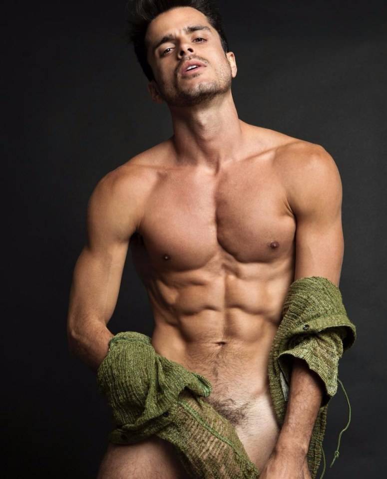 hot male 145 (18+)