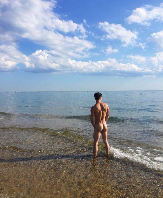 hot male 145 (18+)