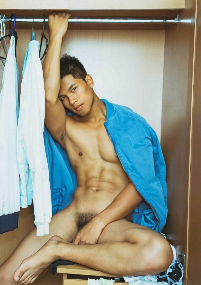 hot male 147 (18+)