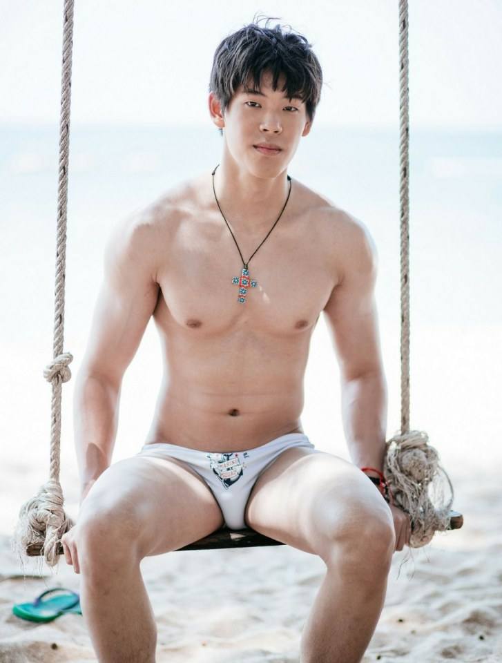 hot male 147 (18+)