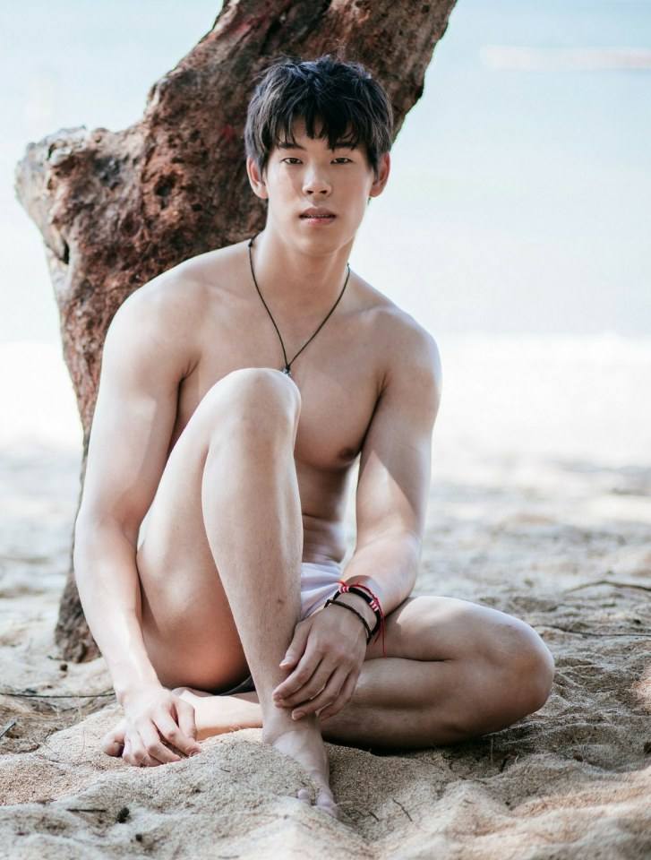 hot male 147 (18+)
