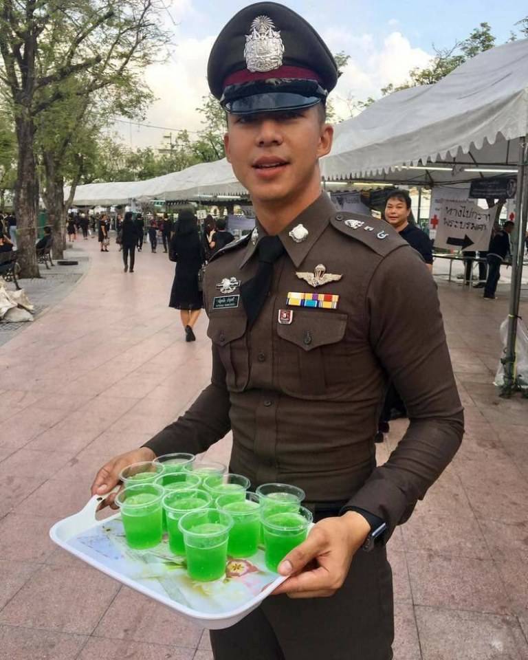 ว้าวบอยแซ่บ