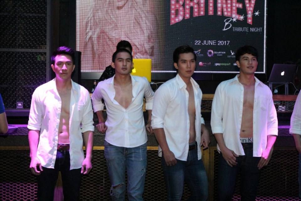 หนุ่มแซ่บส์ นายแบบสุดฮอต