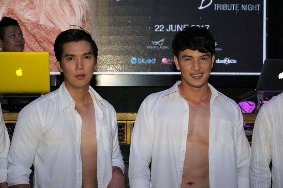 หนุ่มแซ่บส์ นายแบบสุดฮอต
