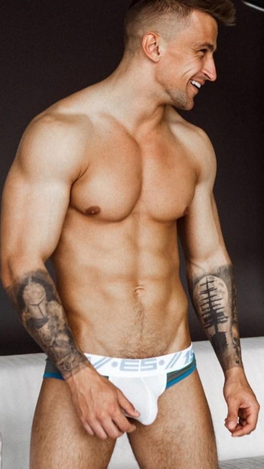 hot male 150 (18+)