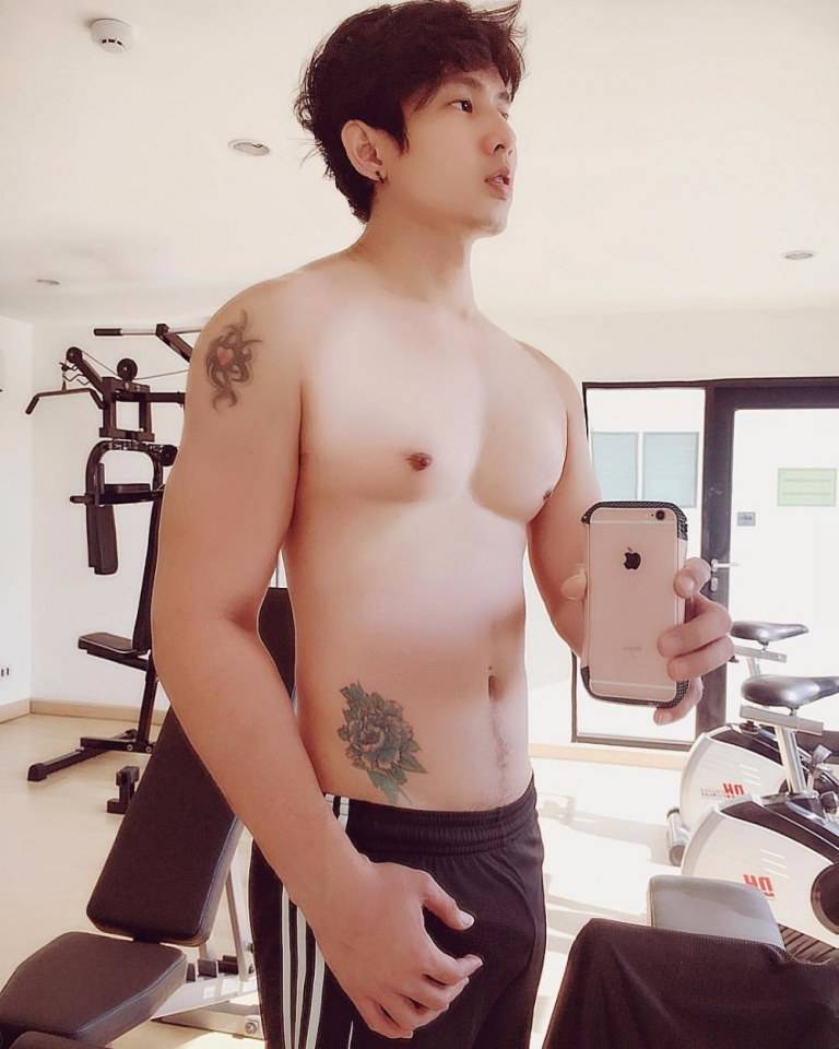 เลียแล้วเลียอีก
