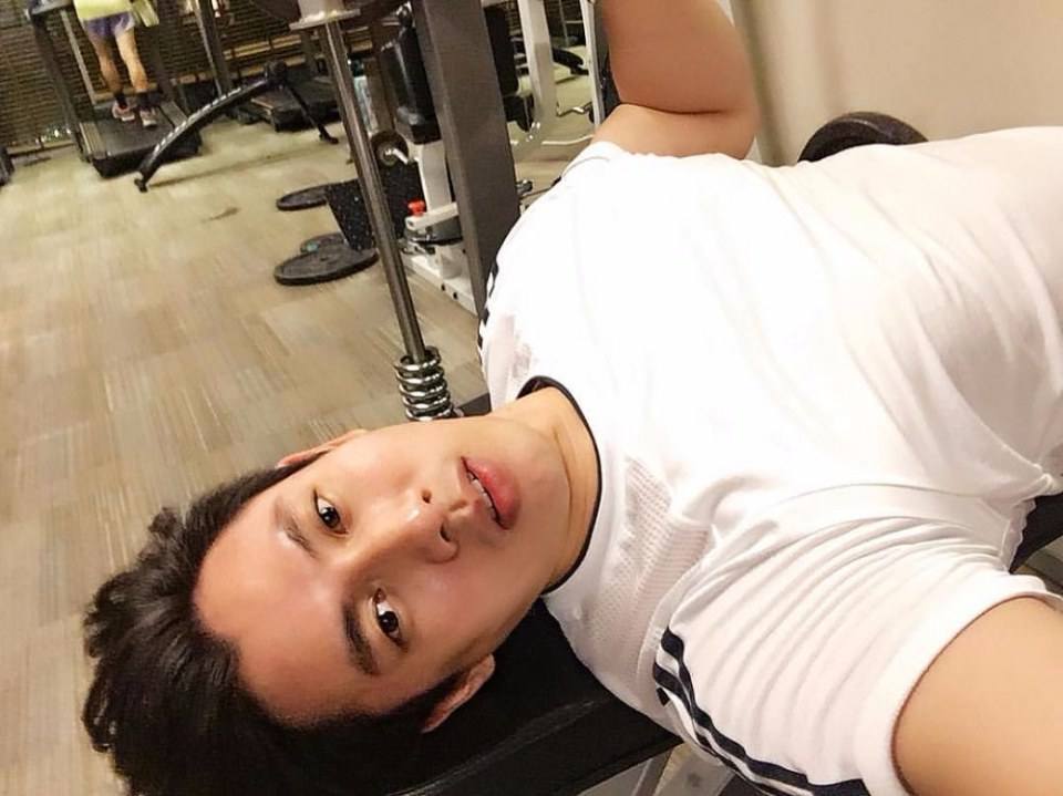 เลียแล้วเลียอีก