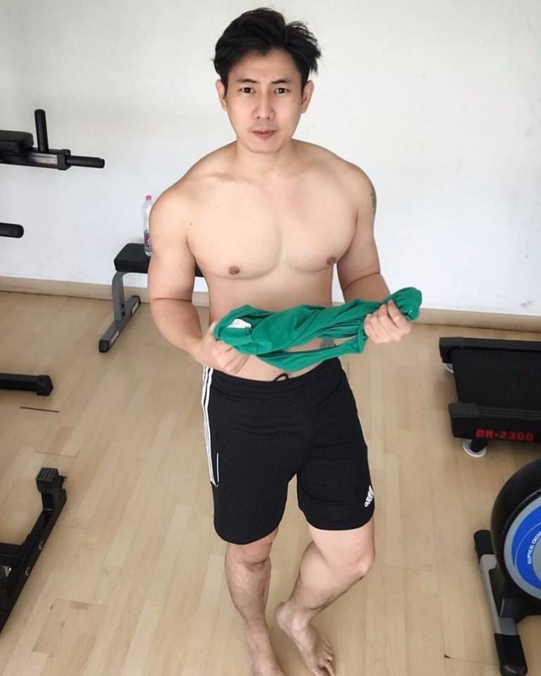 เลียแล้วเลียอีก