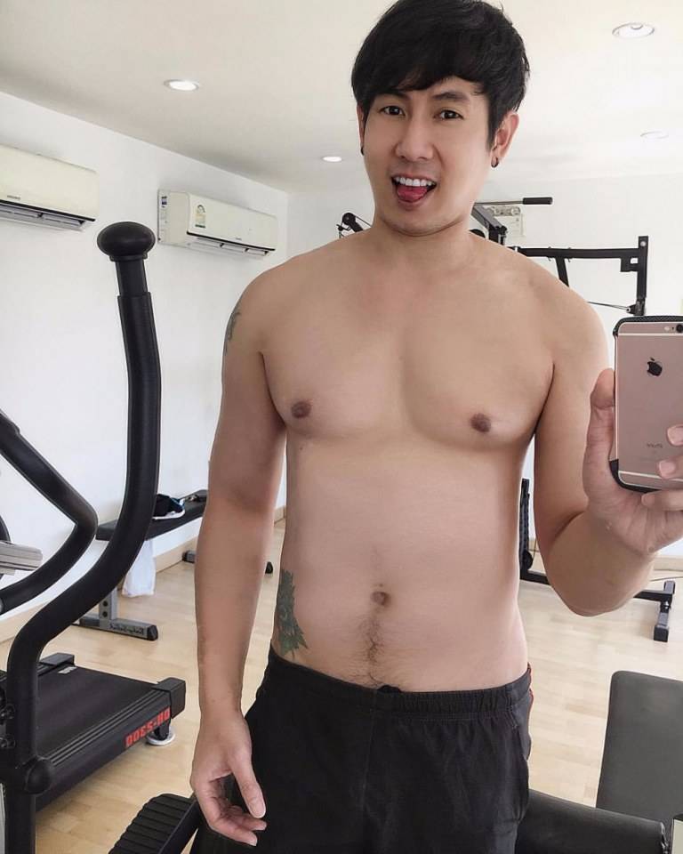 เลียแล้วเลียอีก