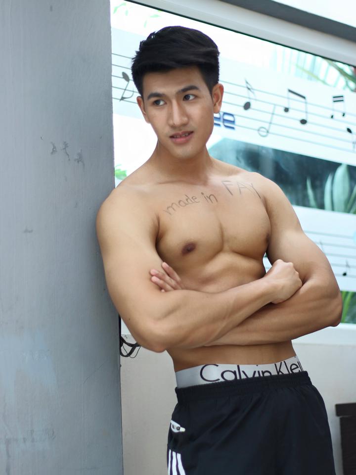 สามหนุ่ม บ้าน celebritymodel