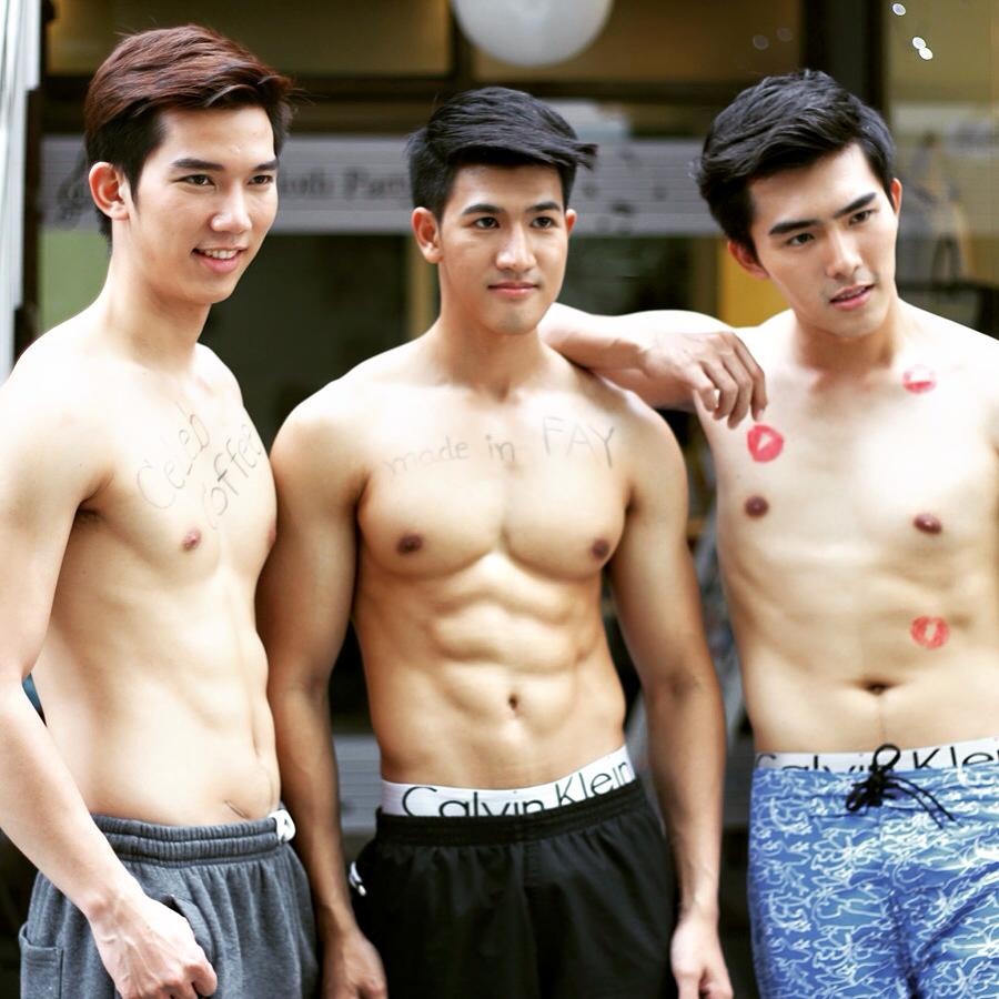 สามหนุ่ม บ้าน celebritymodel