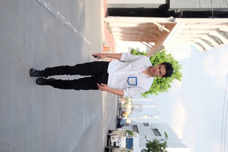 นี้คือการเดินถ่ายรูป😅😍หล่อ
