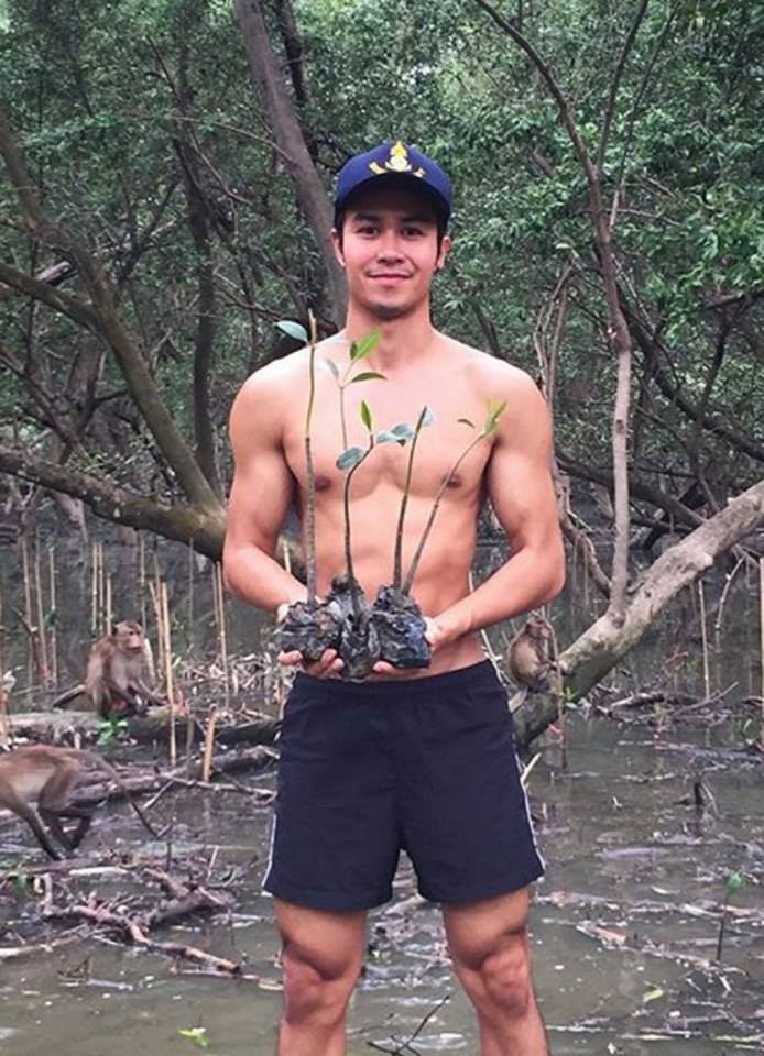 ผู้ชายโชว์ของ 2,031