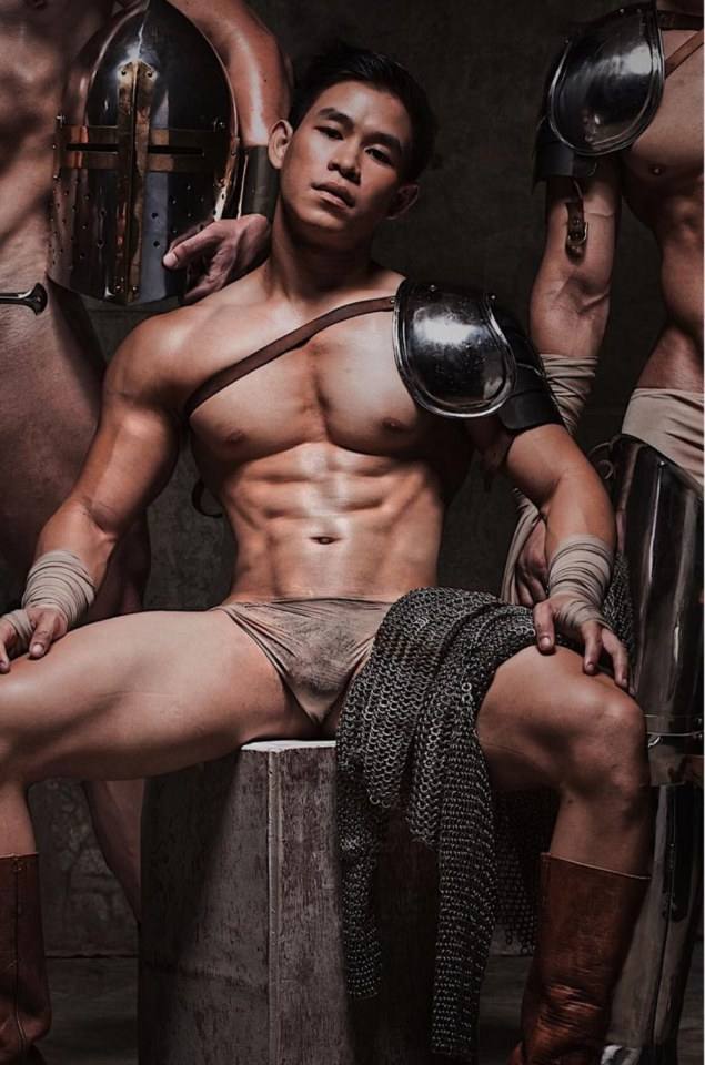 hot male 151 (18+)