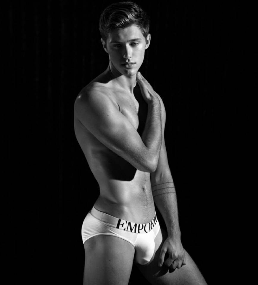 hot male 151 (18+)