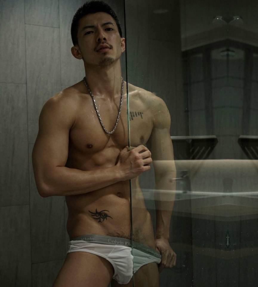hot male 151 (18+)