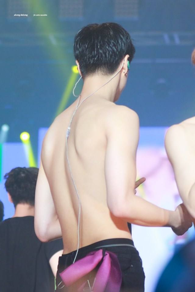 รวมหนุ่ม ASTRO เซ็กซี่บนคอนเสิร์ต 2