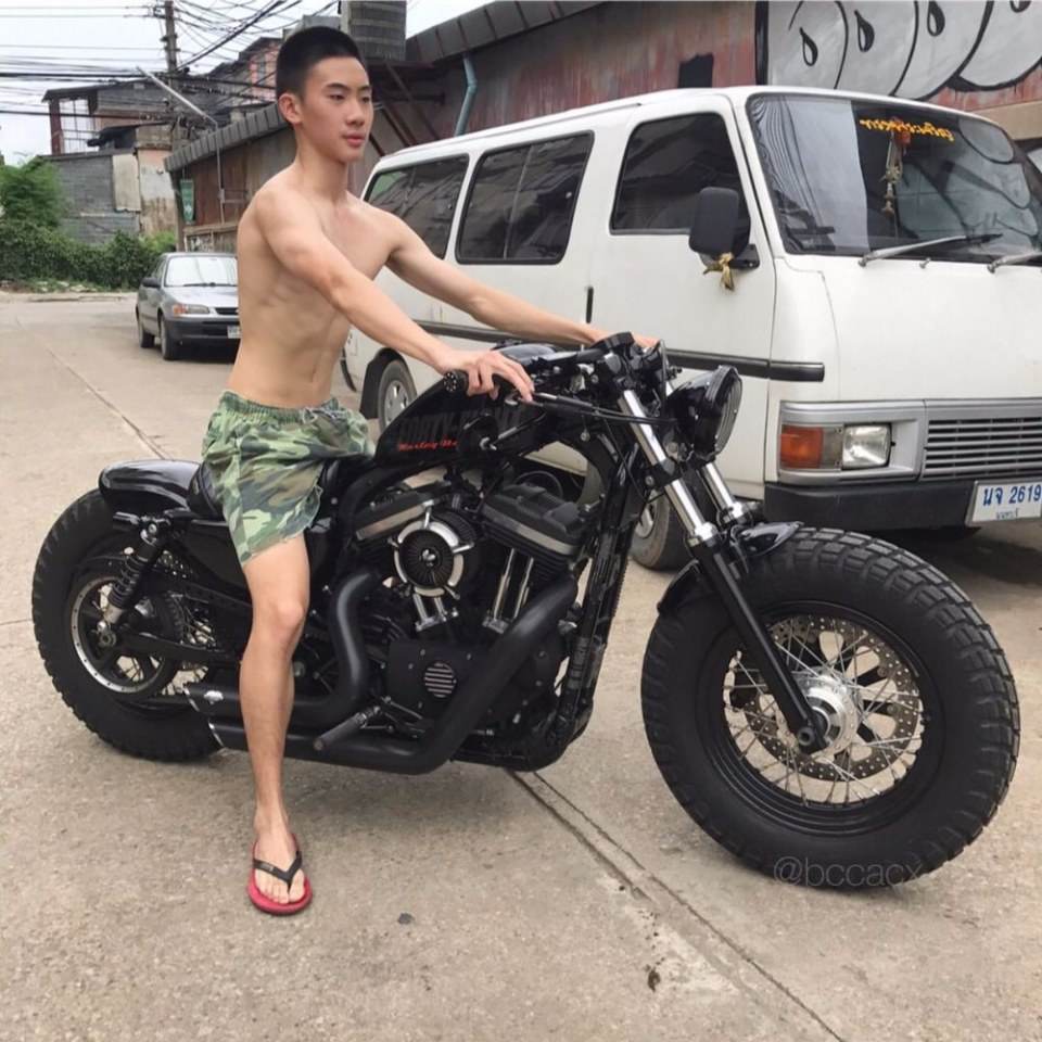 น่าจับถอดลากเข้าห้อง