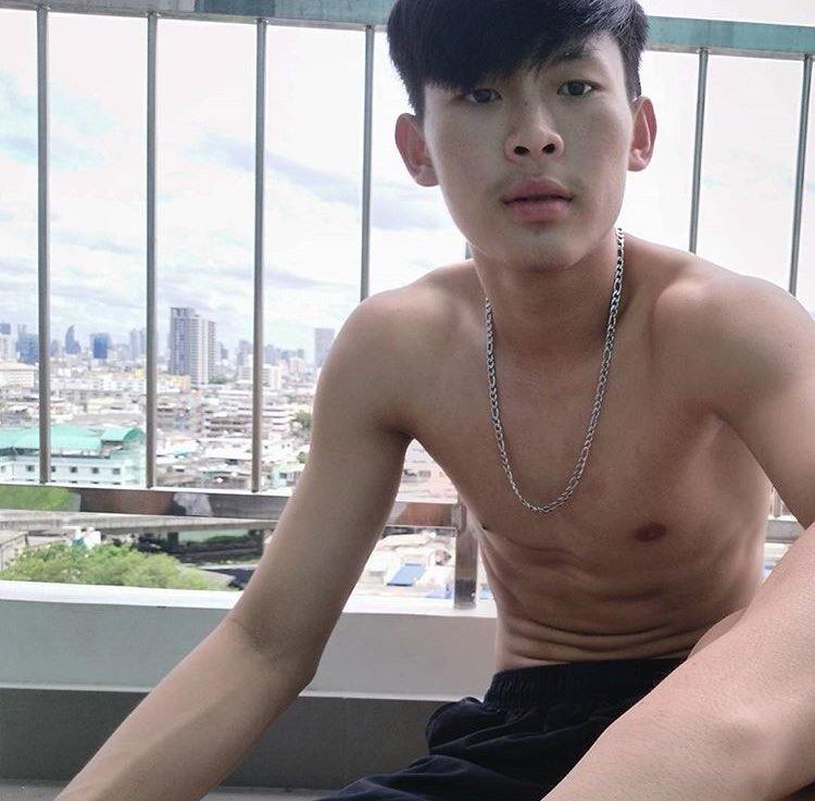 น่าจับถอดลากเข้าห้อง