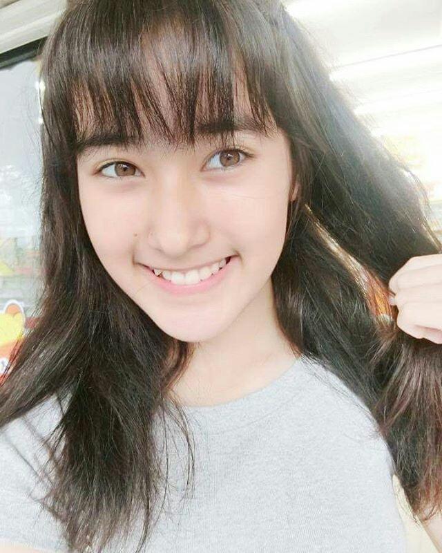 จุ๊บแจง​ ชาลีน่า