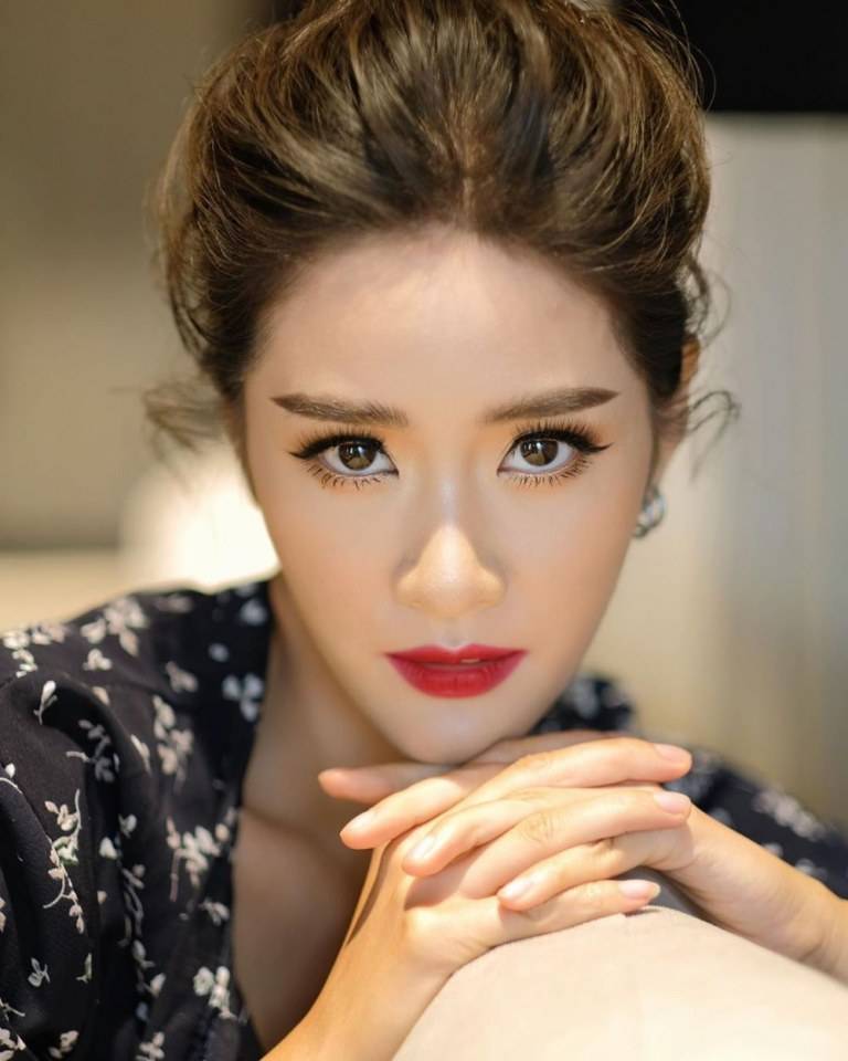 แพรว​ เฌ​อมา​วี​ร์