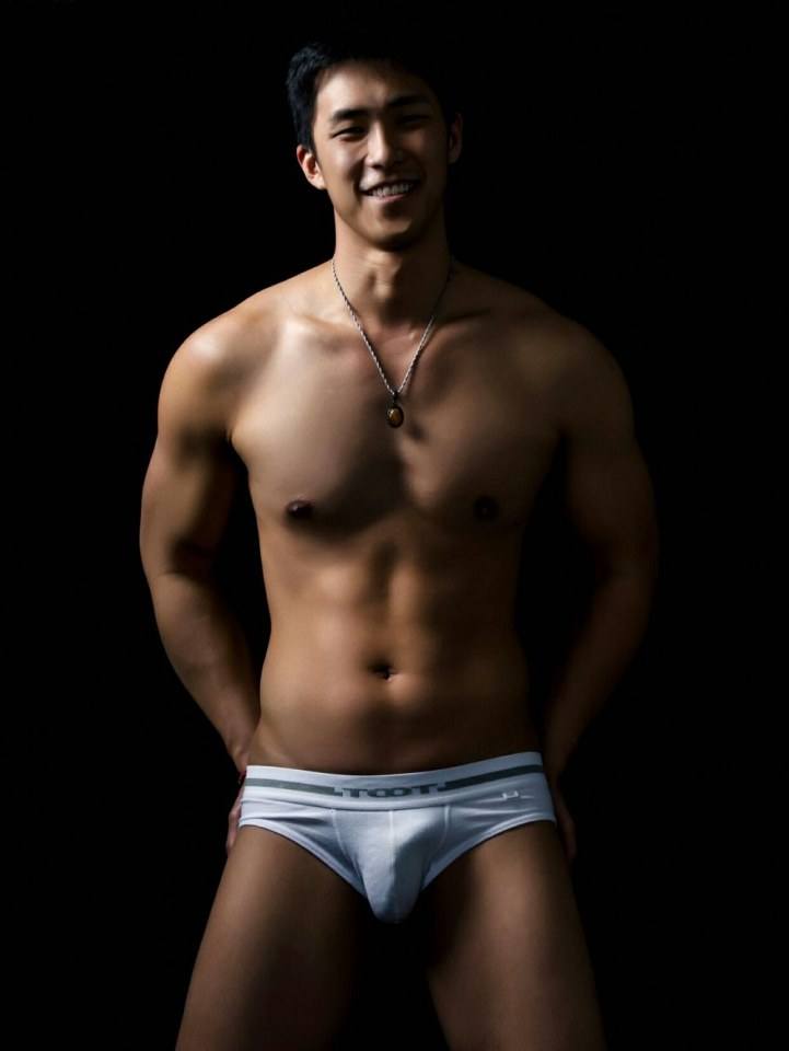 hot male 159 (18+)