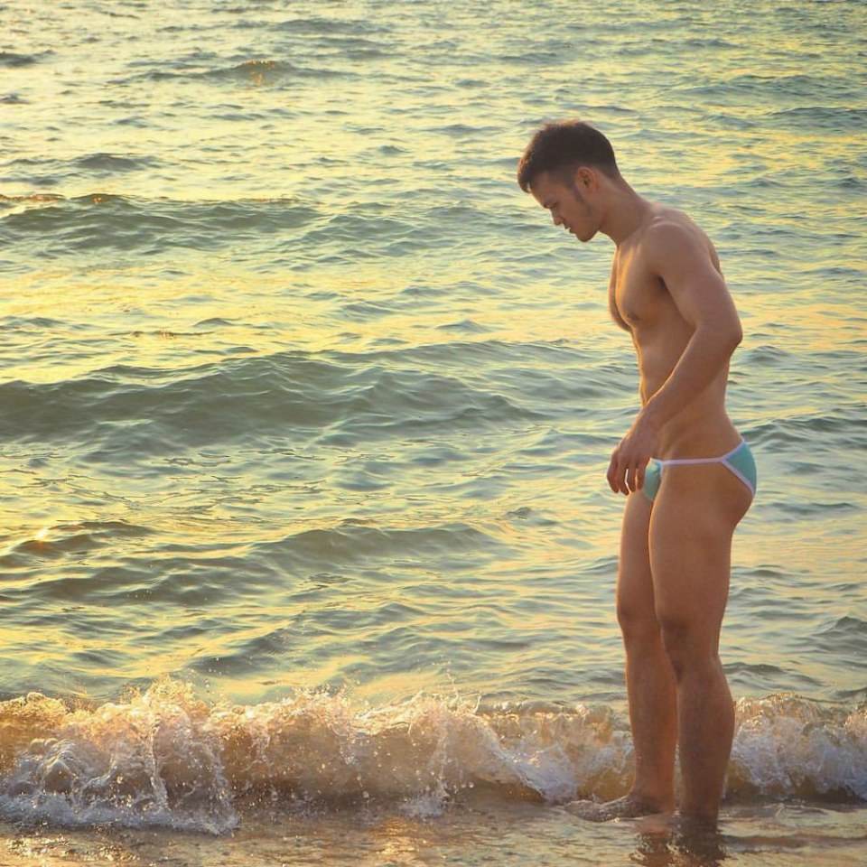 hot male 159 (18+)