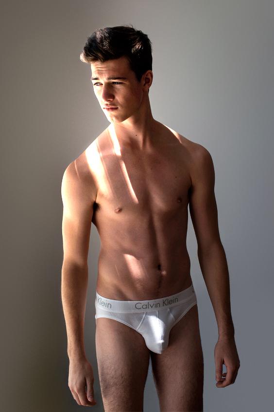 hot male 159 (18+)