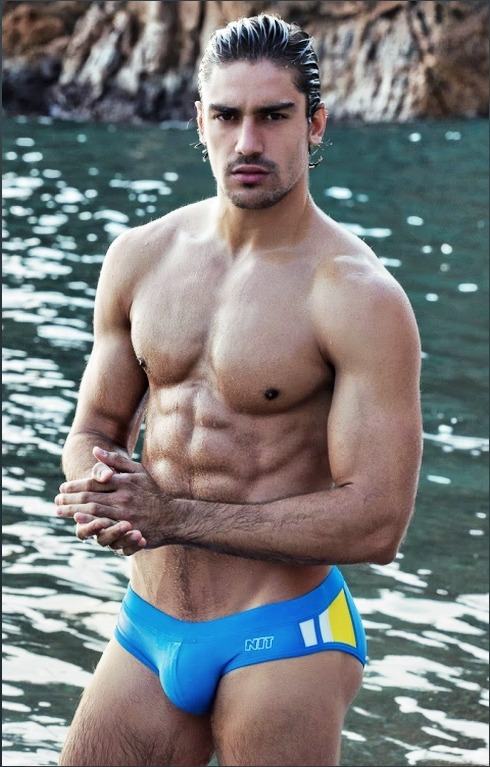 hot male 159 (18+)