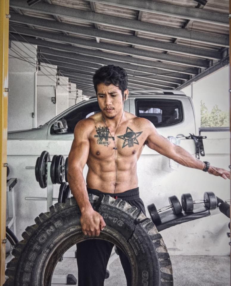 คลั่งรักนักกล้าม