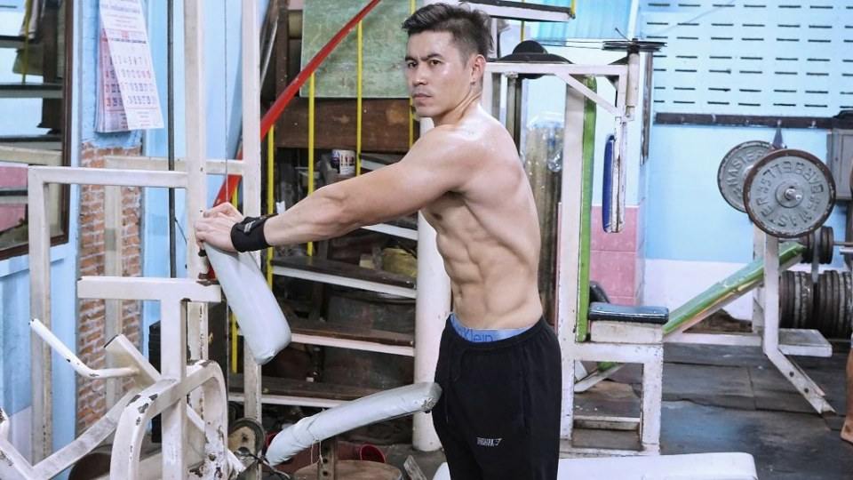 คลั่งรักนักกล้าม