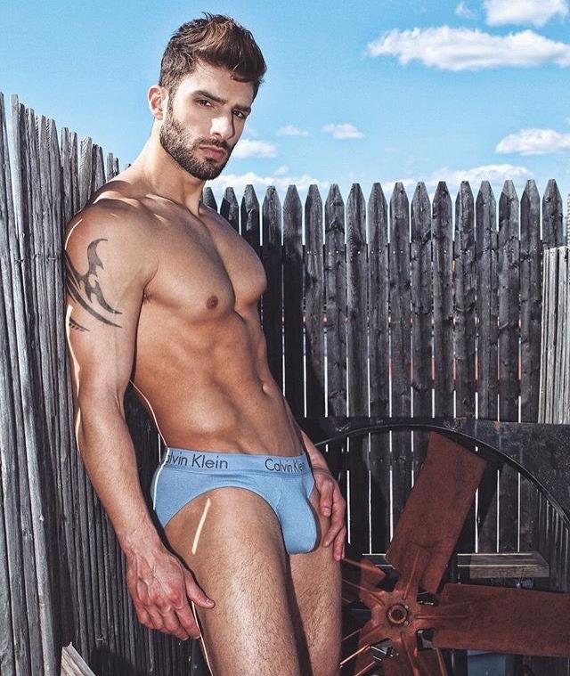 hot male 161 (18+)
