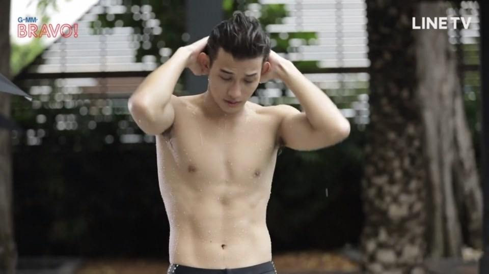โชว์หุ่นแซ่บ