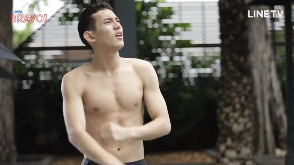 โชว์หุ่นแซ่บ