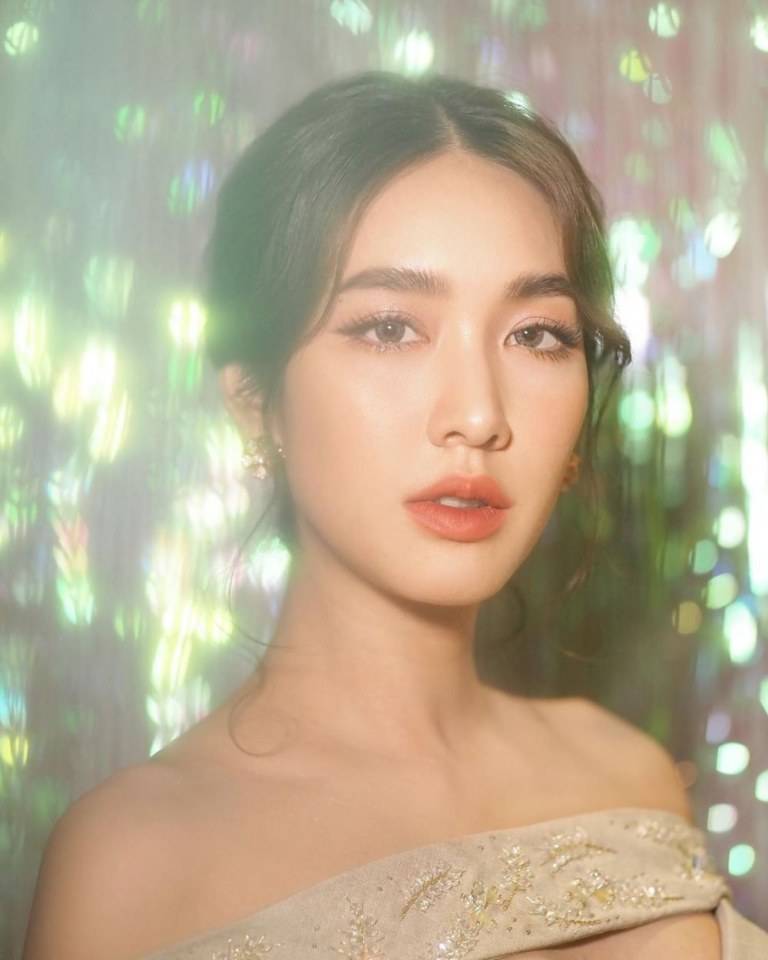 มีน พีชญา