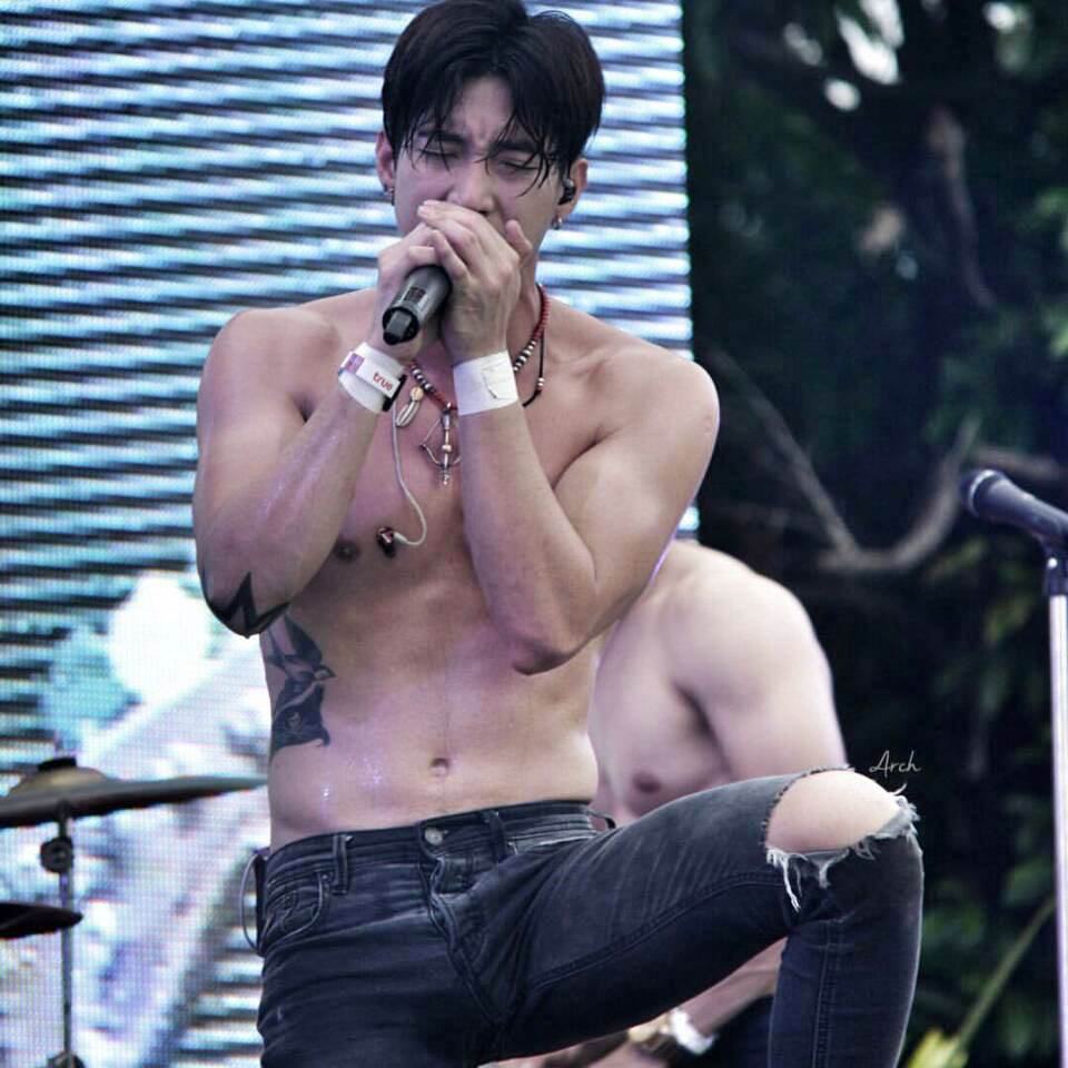 รอยสัก ฝั่งรัก